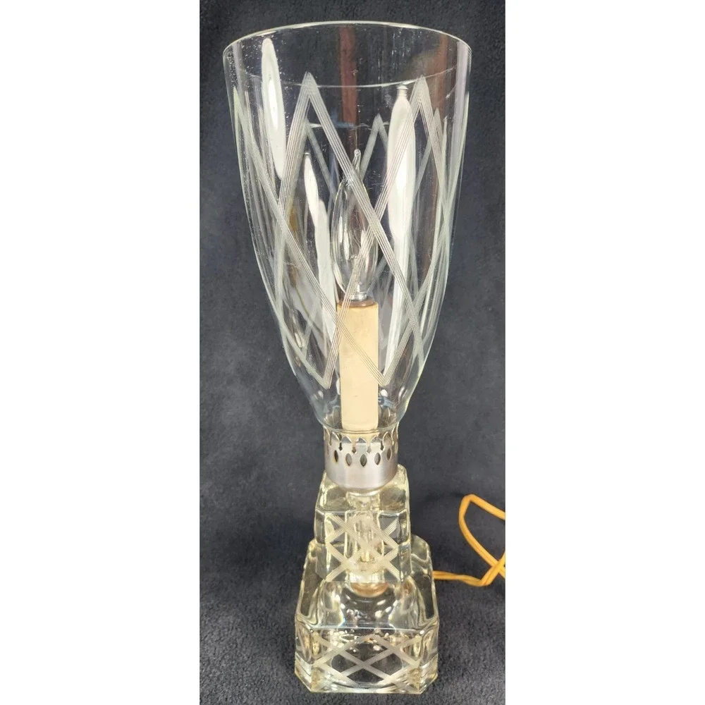 Exquisite 1940s Crystal Stacked‎ Cube Diamond Etched Lamp Hurricane Shade
